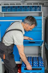 cajón con puerta de doble altura